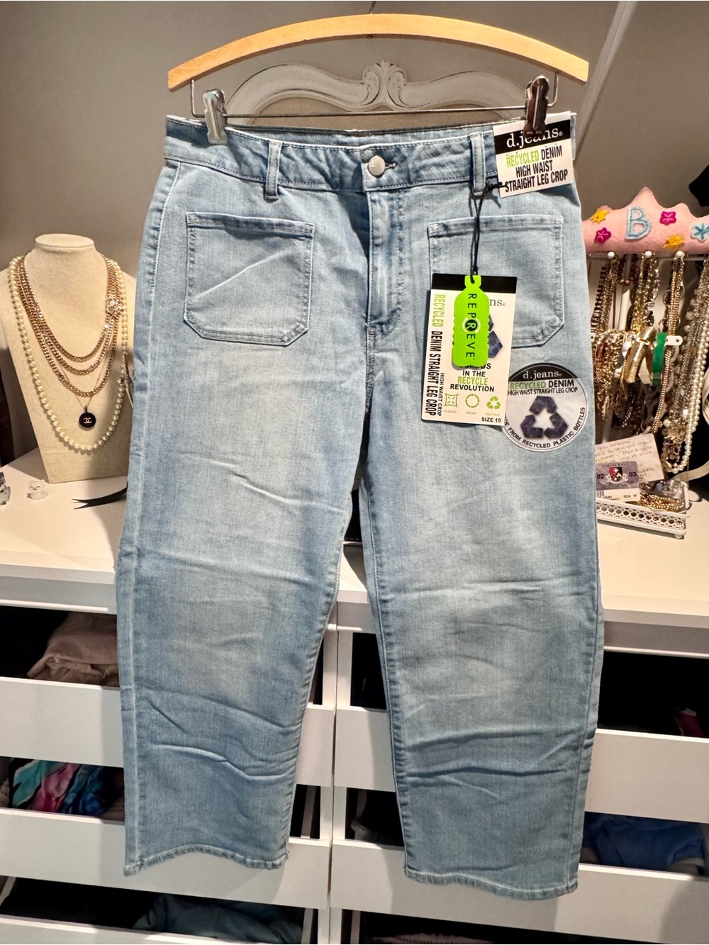 d. jeans Light Wash Women’s Straight Leg Crop Jeans